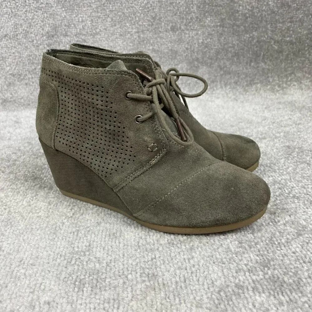 Tom’s Women’s 6.5 Green Suede Ankle Booties Boots Lace Up Heeled Wedge